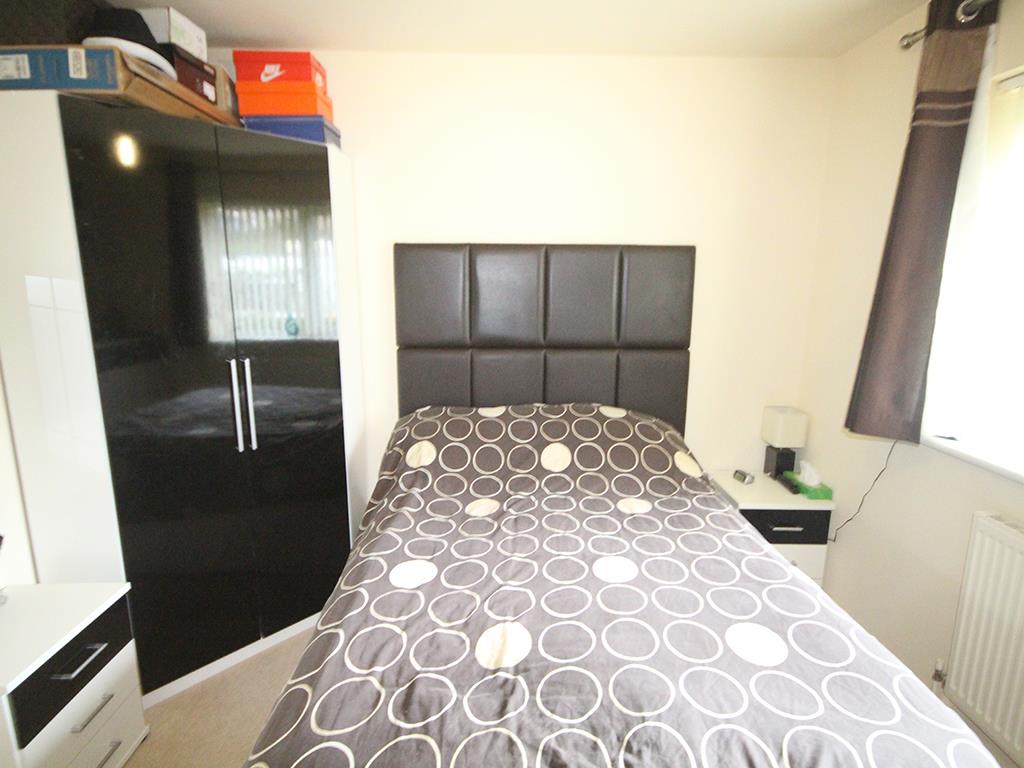 2 bedroom apartment For Sale in Colne - IMG_1803.jpg